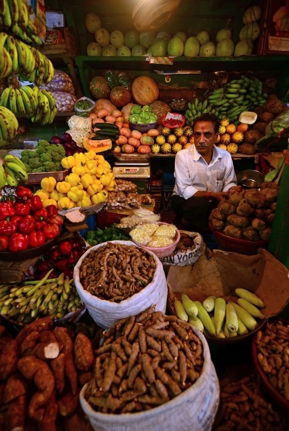 Fruit and dry fruit stall in a Mumbai market